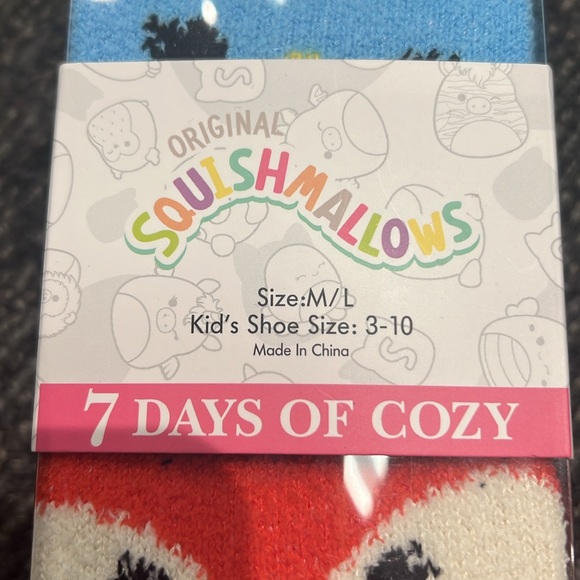 NWT:: Squishmallow- 7 Days Cozy kids socks - kids shoe size 3-10 - Picture 3 of 4